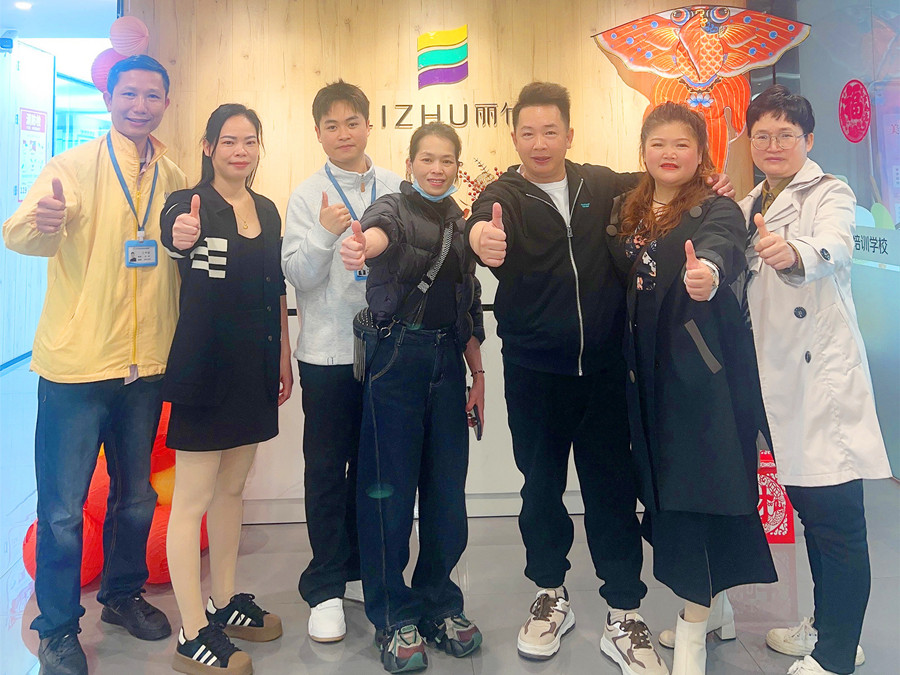 從左到右：李煥玲，盧素豐，方冬瑩，梁麗麗.jpg